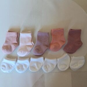 NWOT 0-3m Baby Socks